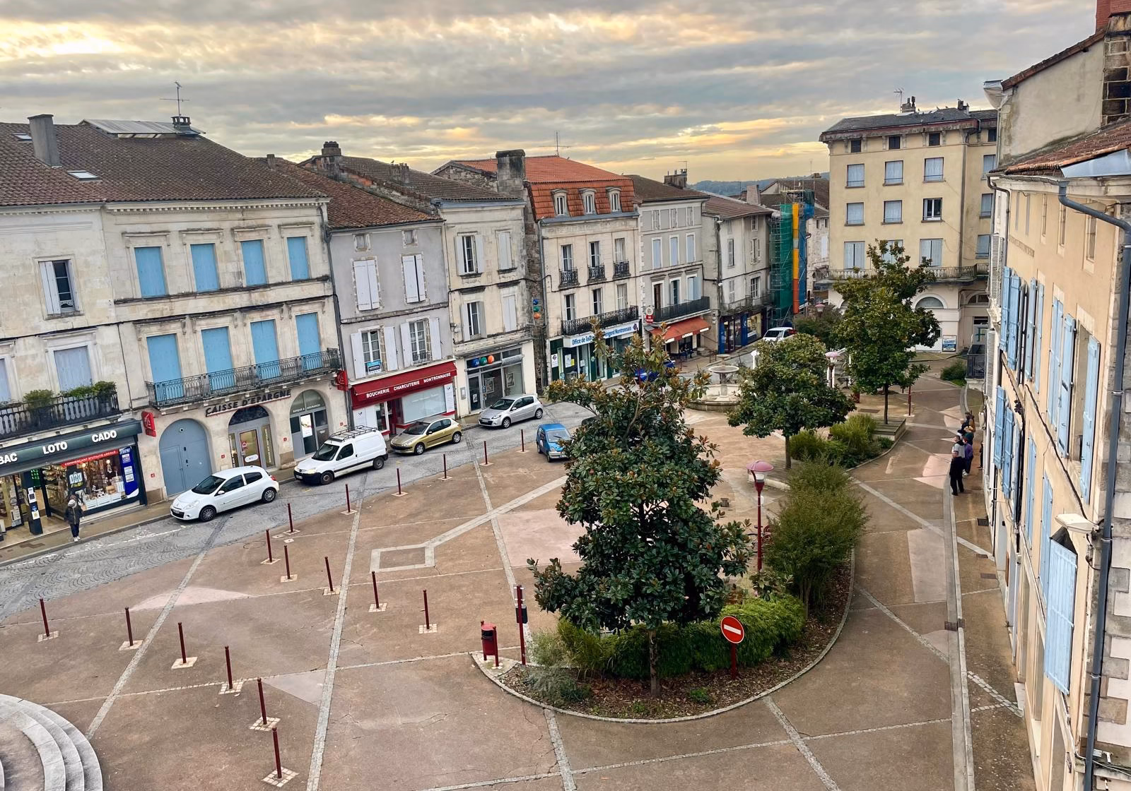 Nontron centrum